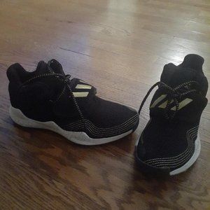 BRAND NEW  BIG BOYS ADIDAS SNEAKERS